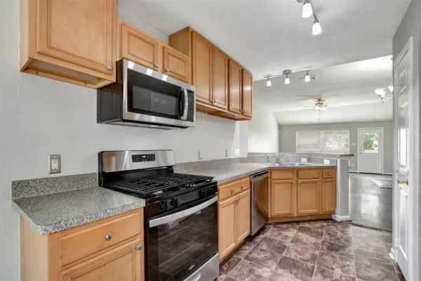 $1,750 | 1930 Greenbriar Colony Drive, Houston, TX 77032