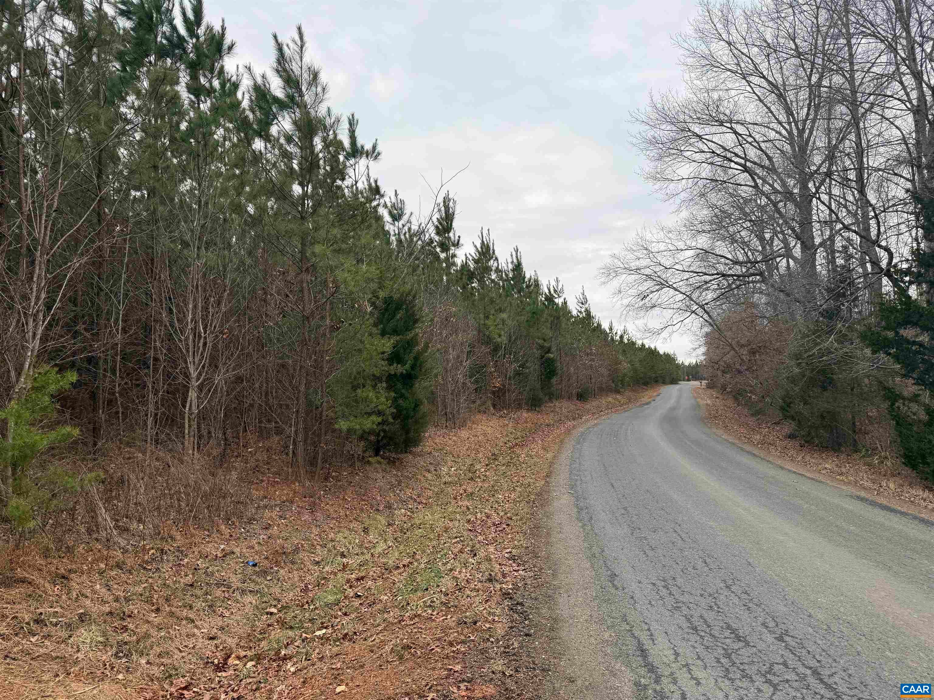 2 Hardware Road Arvonia, VA 23004 - Photo 2 of 13 Gallery Image 2