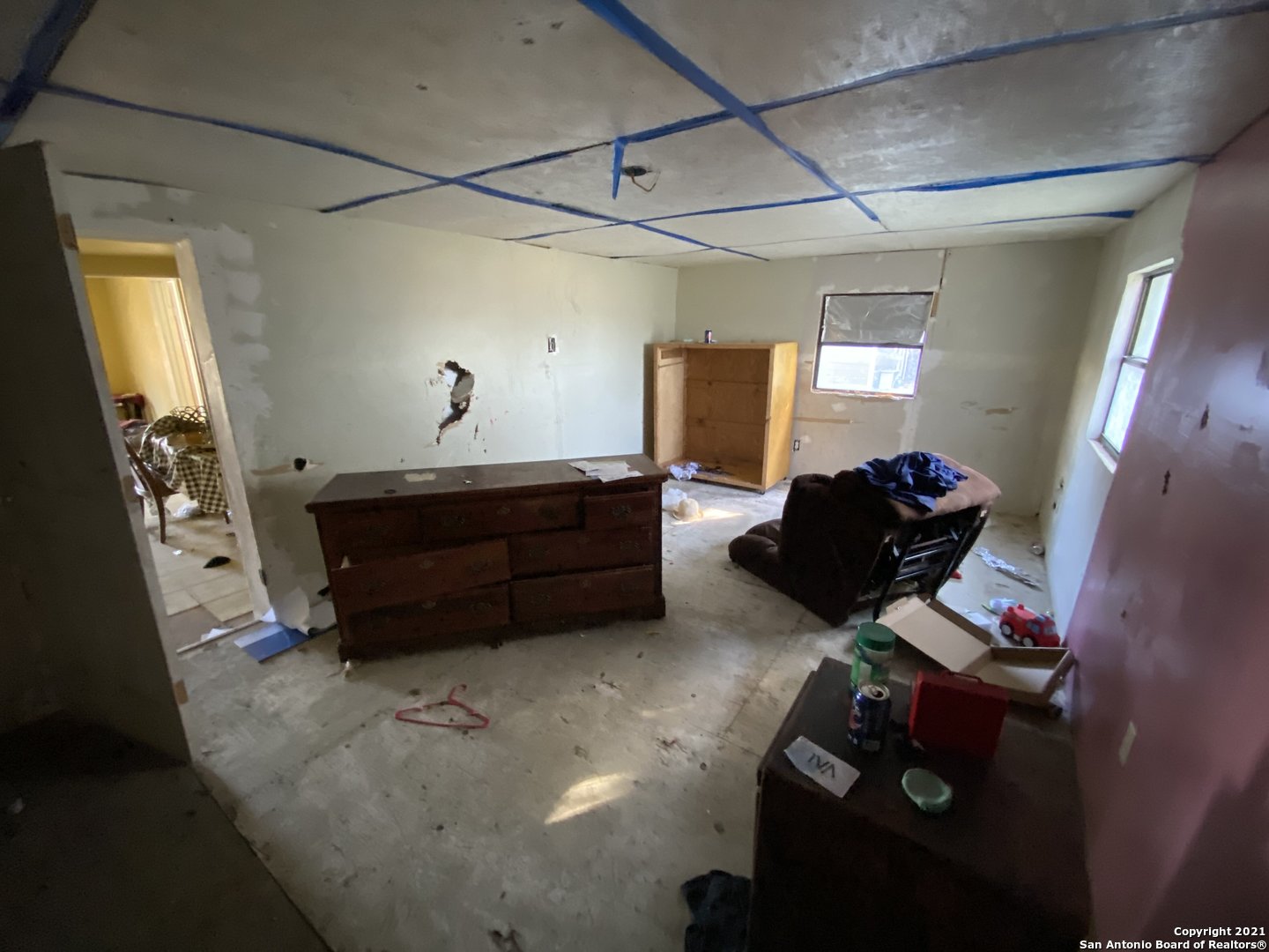 509 Highway 359 Mathis, TX 78368 - Photo 10 of 10 a living room with furniture