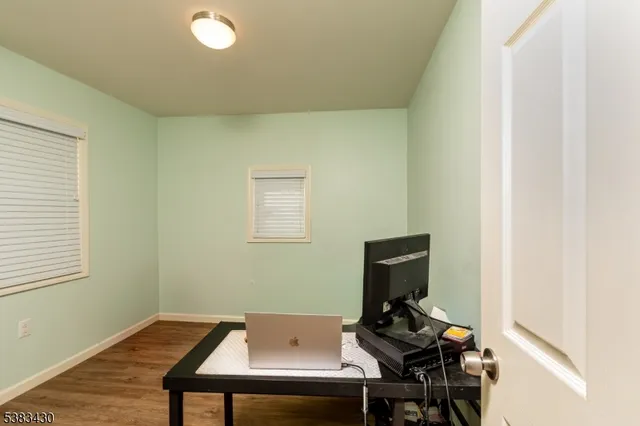 $2,400 | 214 Woodcliff Avenue, Unit 2, Little Falls, NJ 07424