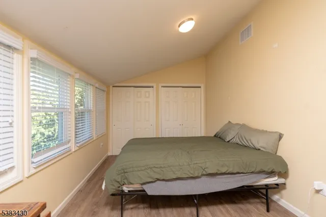 $2,400 | 214 Woodcliff Avenue, Unit 2, Little Falls, NJ 07424