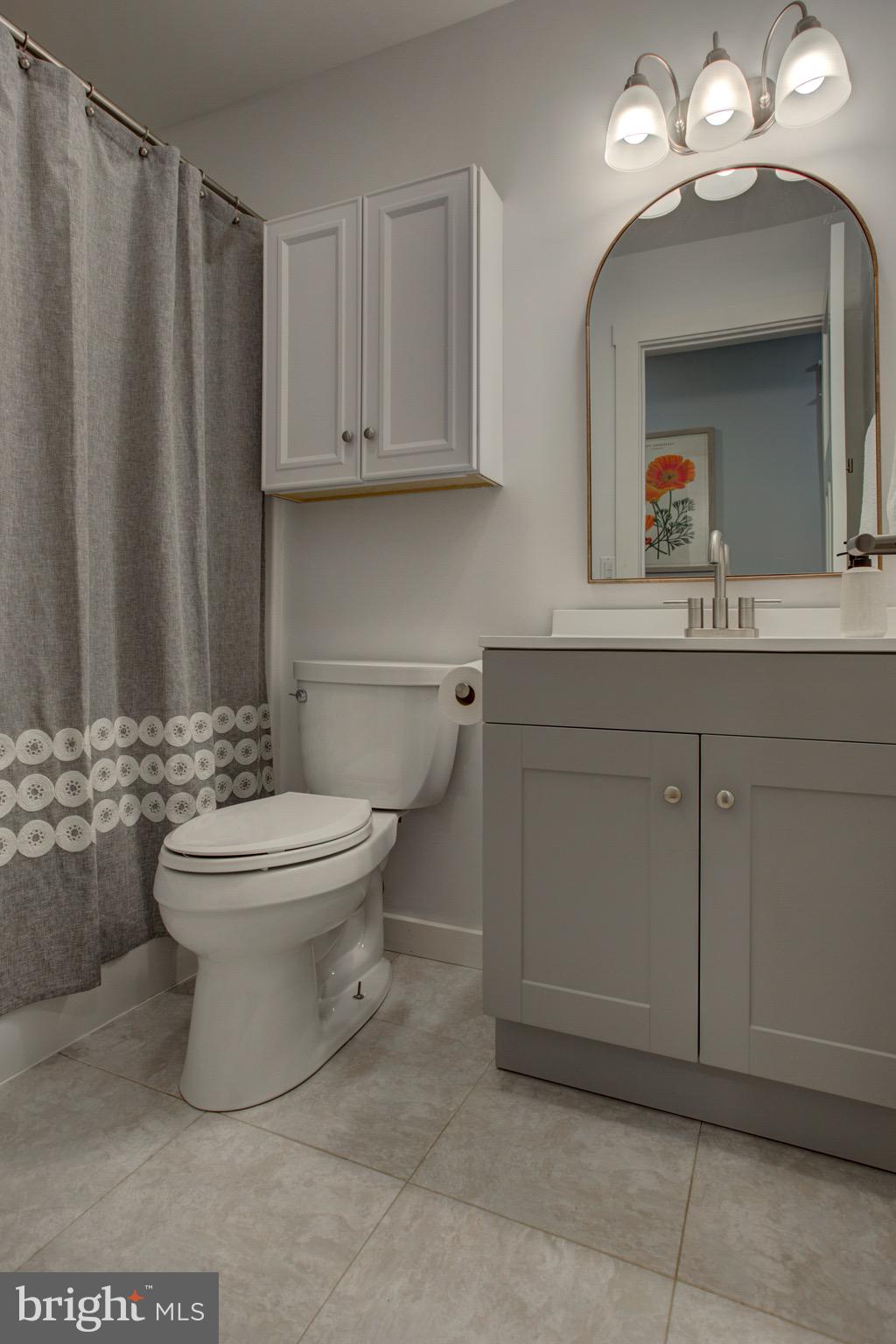 104 Ridings Way Lancaster, PA 17601 - Photo 23 of 39 Upper level full bathroom