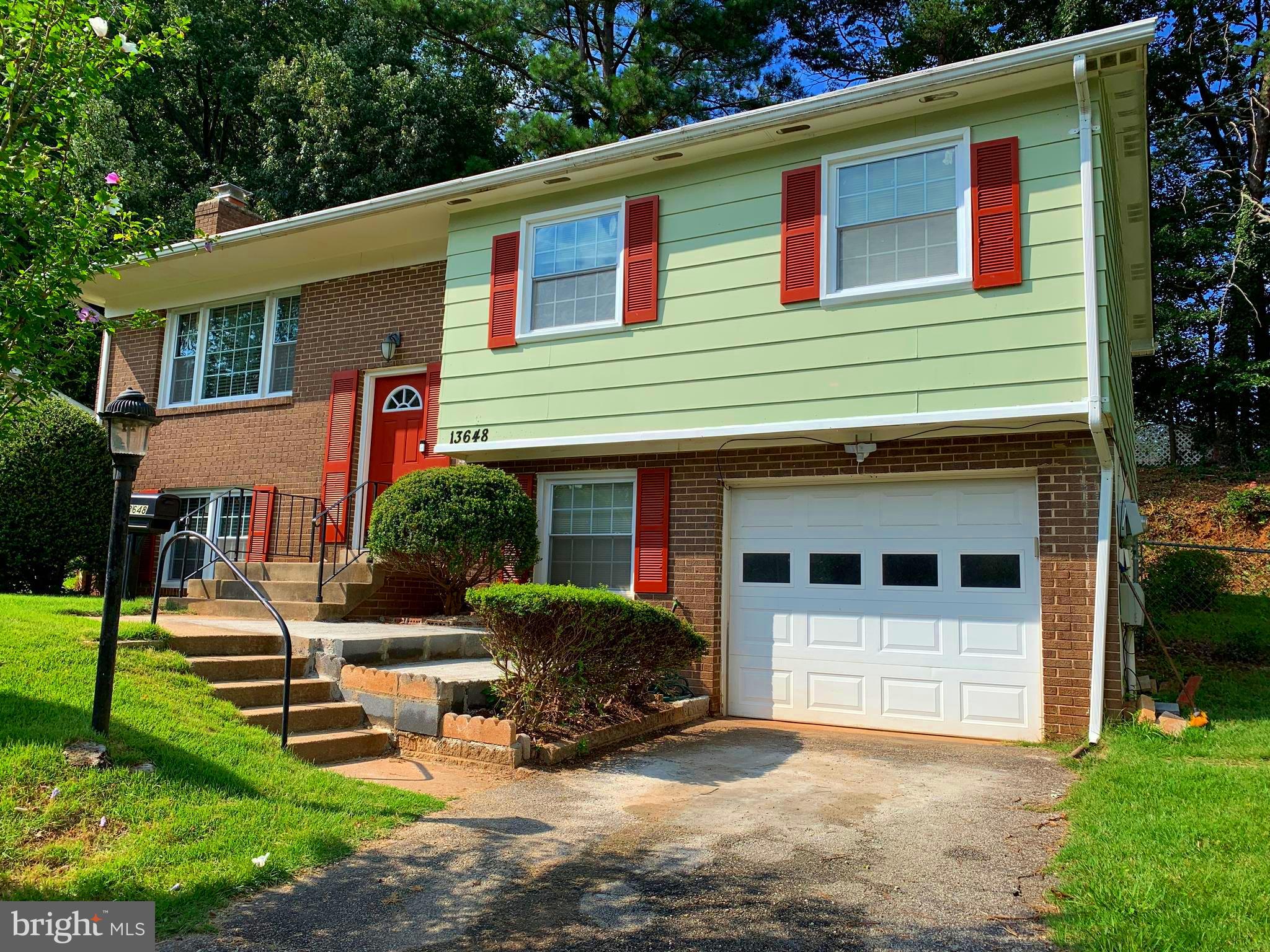 Brick Front 1 Garage