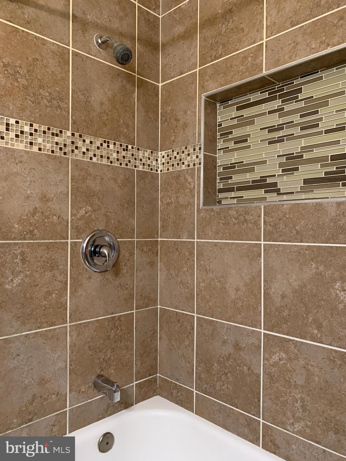 13648 Kingsman Road Woodbridge, VA 22193 - Photo 16 of 40 Newly Renovated Shower