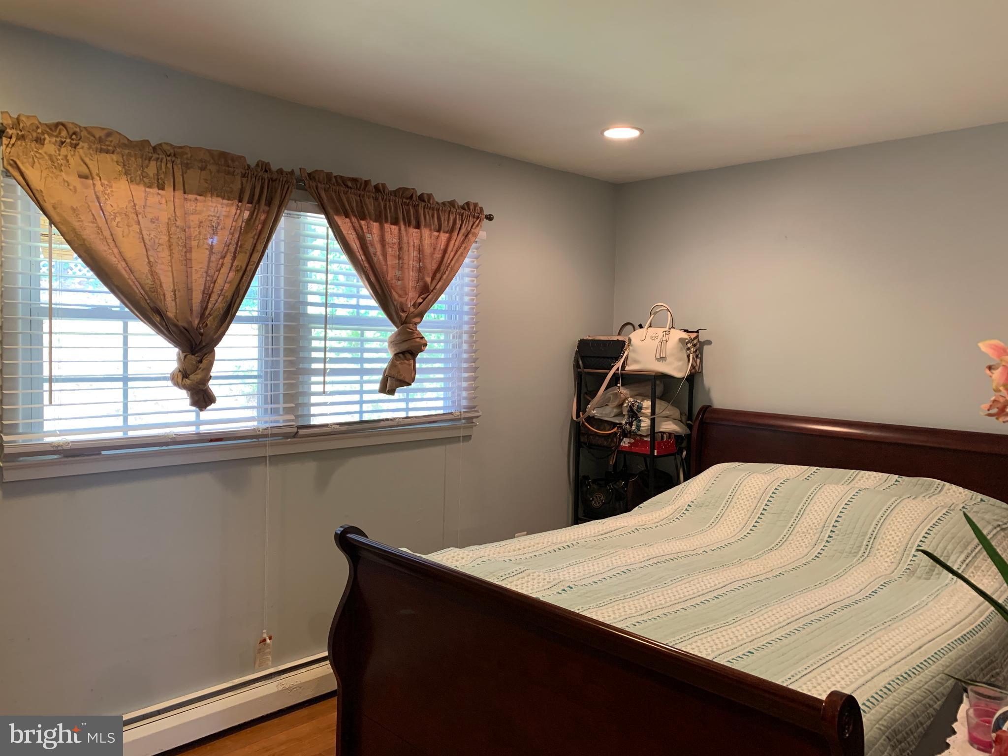 13648 Kingsman Road Woodbridge, VA 22193 - Photo 20 of 40 Master Bedroom