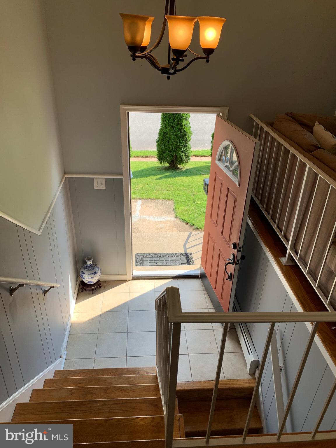 13648 Kingsman Road Woodbridge, VA 22193 - Photo 26 of 40 Foyer