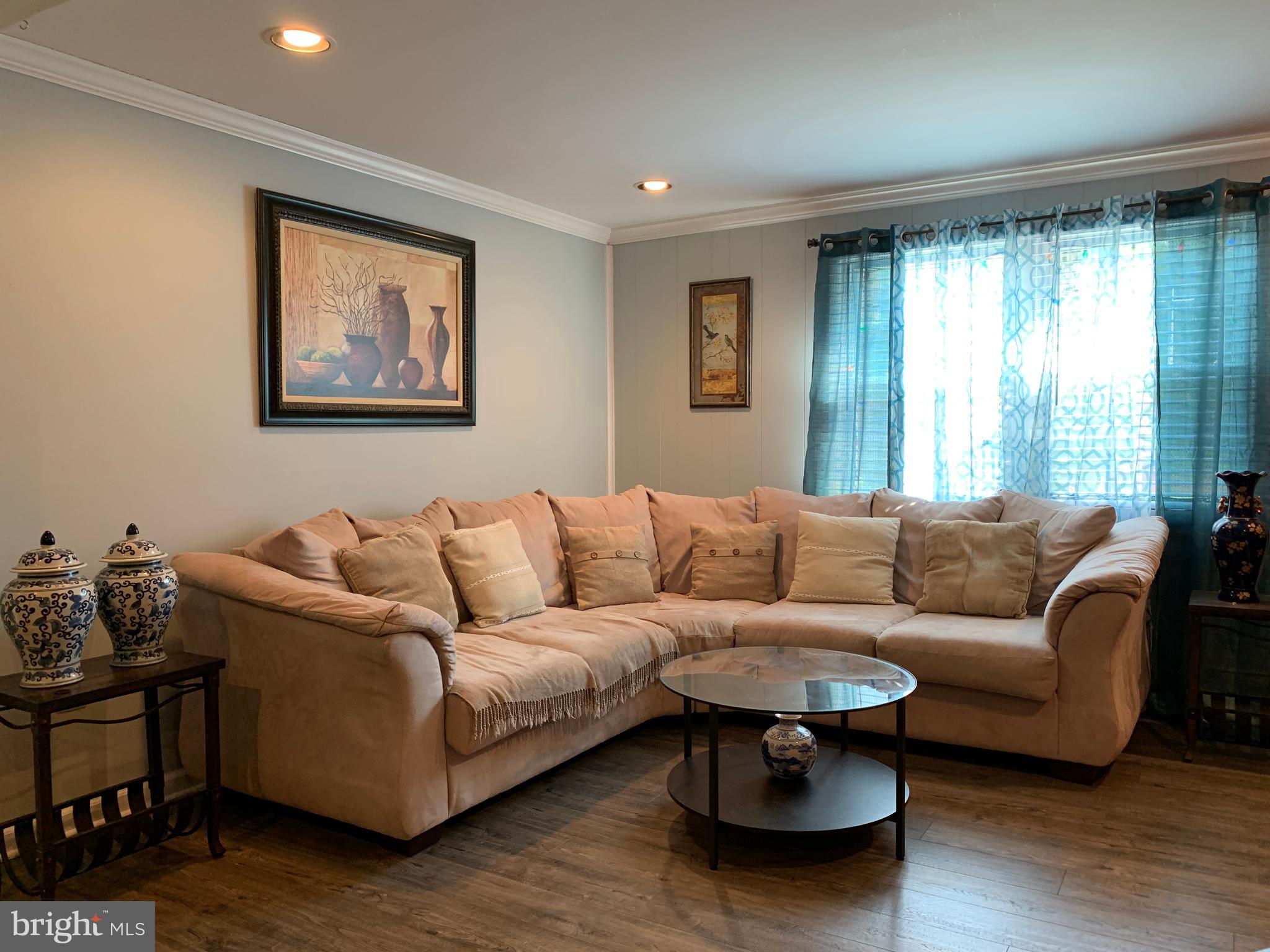 13648 Kingsman Road Woodbridge, VA 22193 - Photo 30 of 40 Family Room