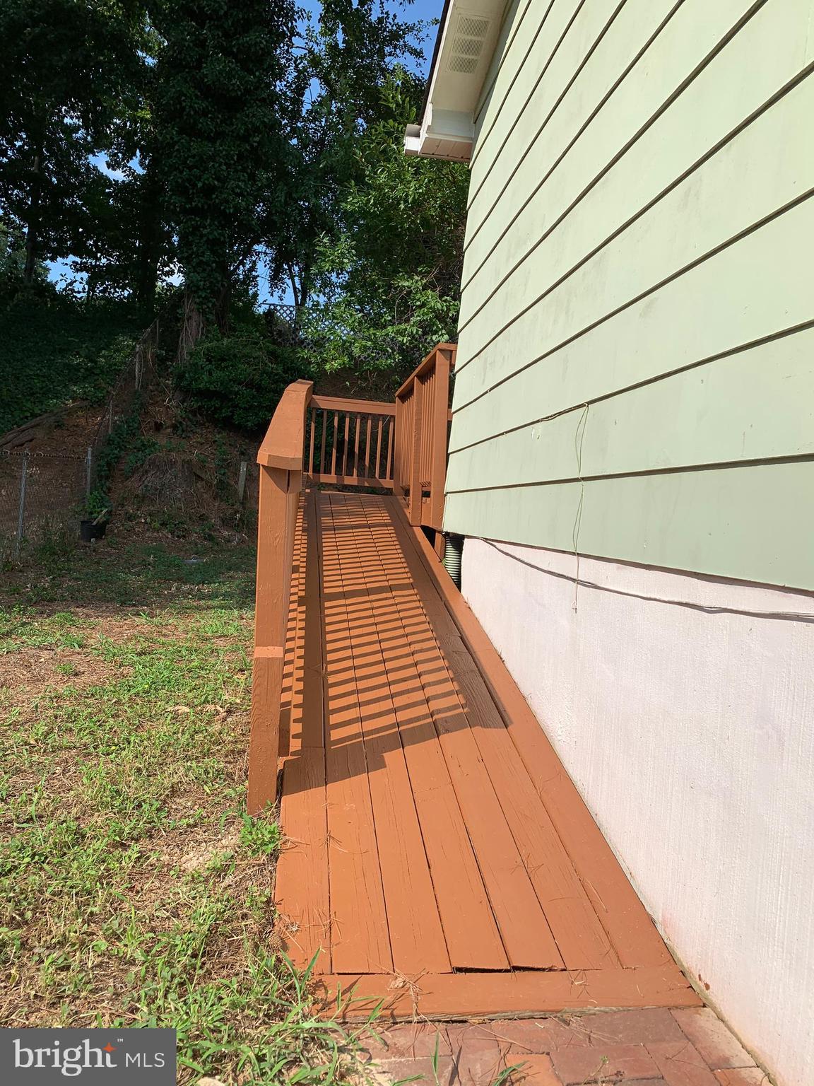 13648 Kingsman Road Woodbridge, VA 22193 - Photo 36 of 40 Wheelchair access through deck