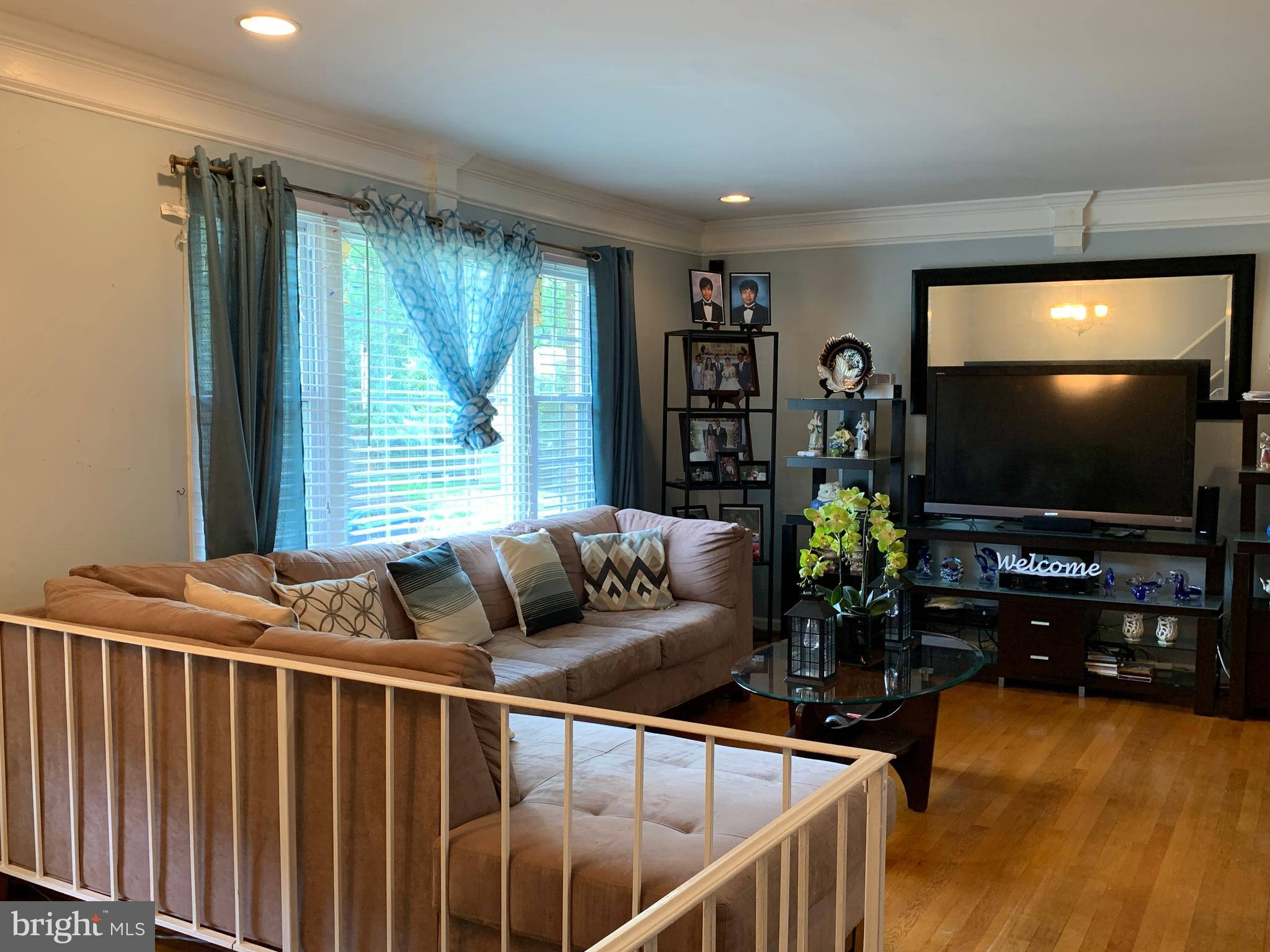 13648 Kingsman Road Woodbridge, VA 22193 - Photo 8 of 40 Gallery Image 8