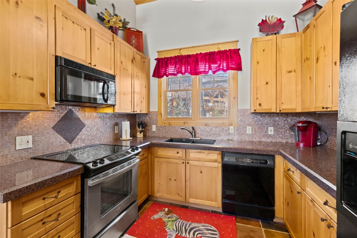 22 Snake River Road, Unit 13 Keystone, CO 80435 - Photo 15 of 47 Gallery Image 15