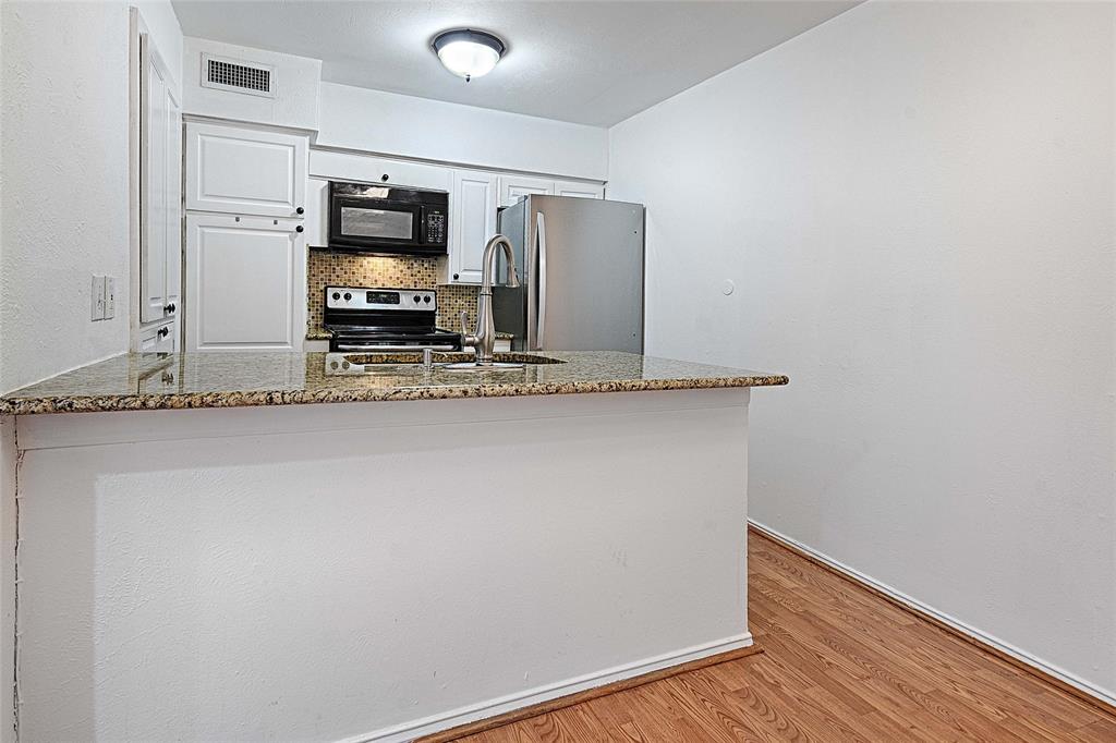 5808 Sandhurst Lane, Unit B Dallas, TX 75206 - Photo 9 of 23