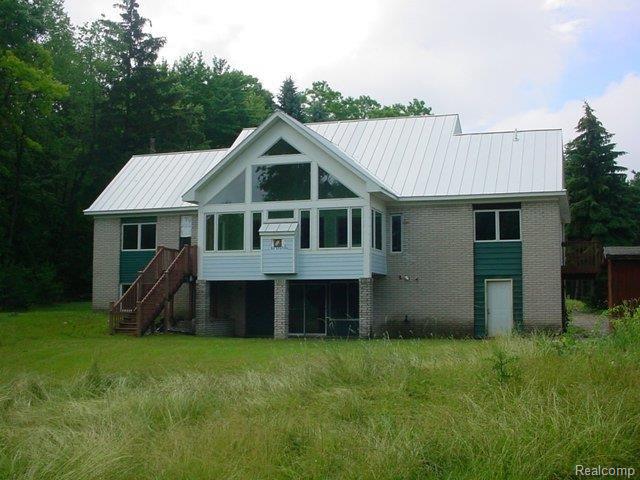7840 Foster Road Clarkston, MI 48346 - Photo 4 of 22 261-966224 - REAR2.JPG