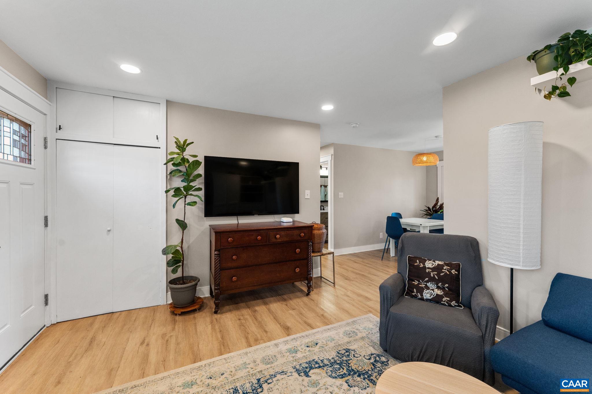 1659 Meridian Street Charlottesville, VA 22902 - Photo 5 of 30