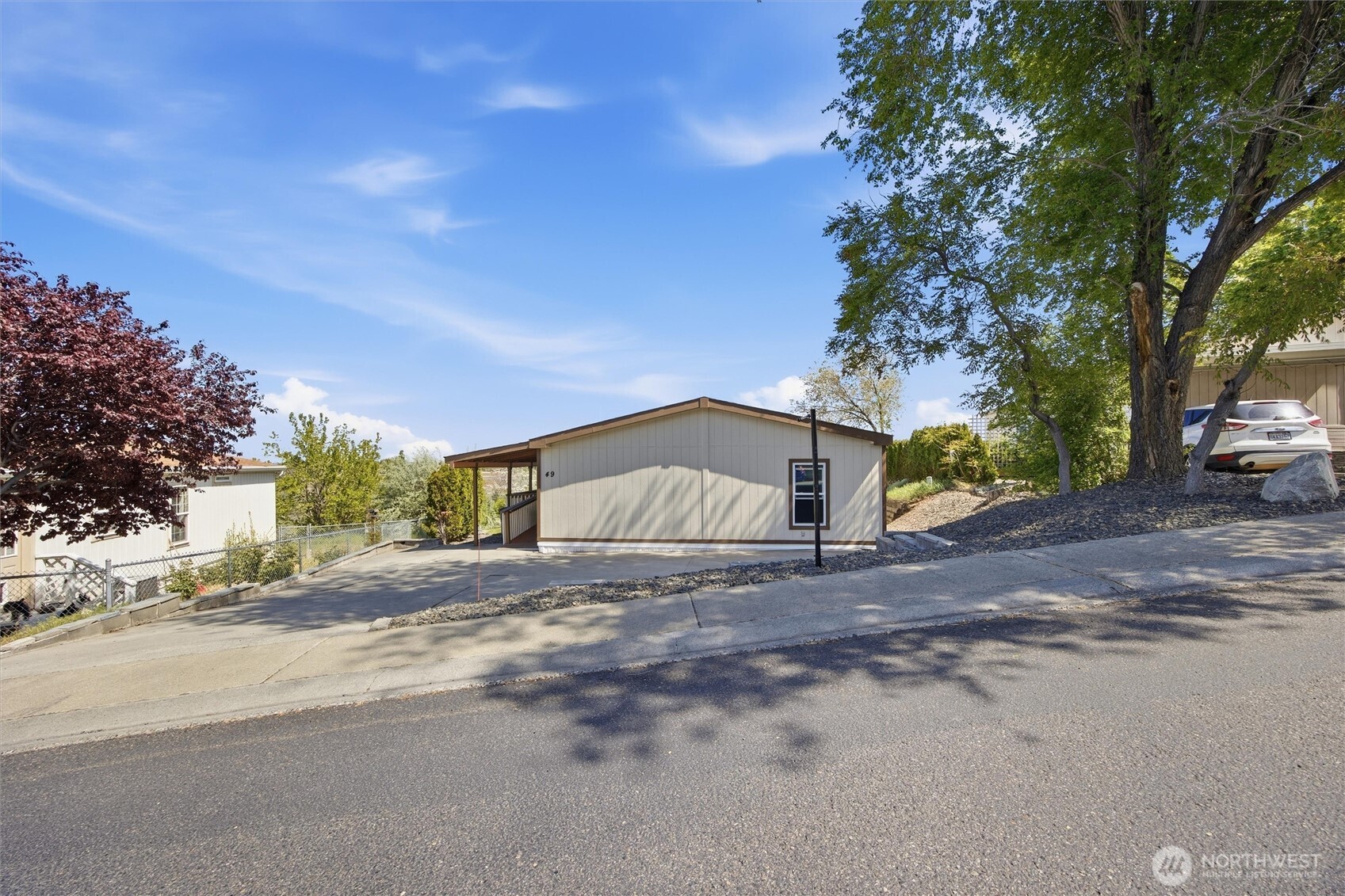 49 Ridgecliff Drive Richland, WA 99352 - Photo 24 of 29 a house view with a street