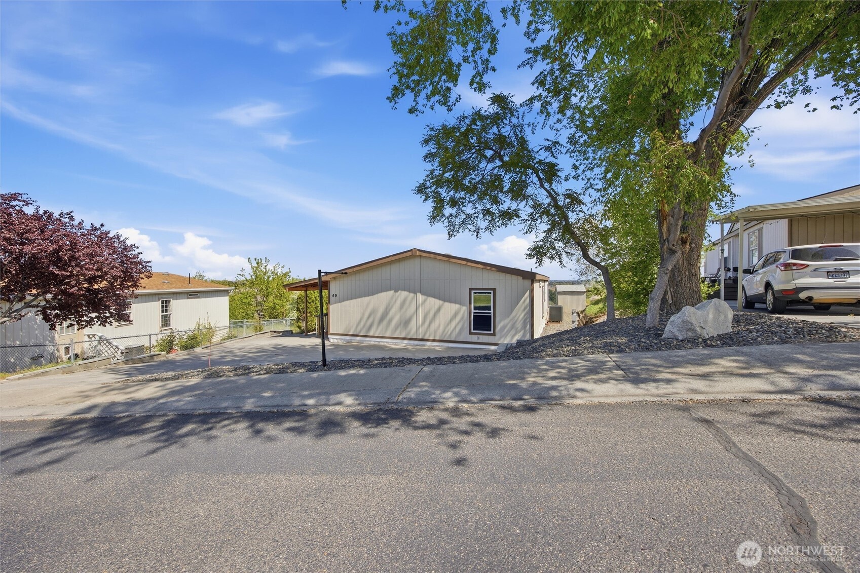 49 Ridgecliff Drive Richland, WA 99352 - Photo 27 of 29 a house view with a outdoor space