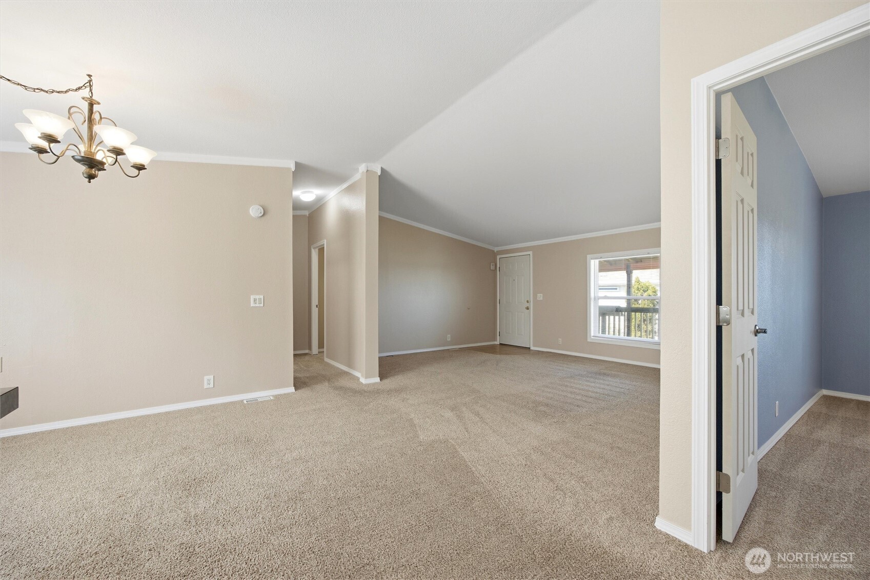 49 Ridgecliff Drive Richland, WA 99352 - Photo 4 of 29 a view of an empty room with a window