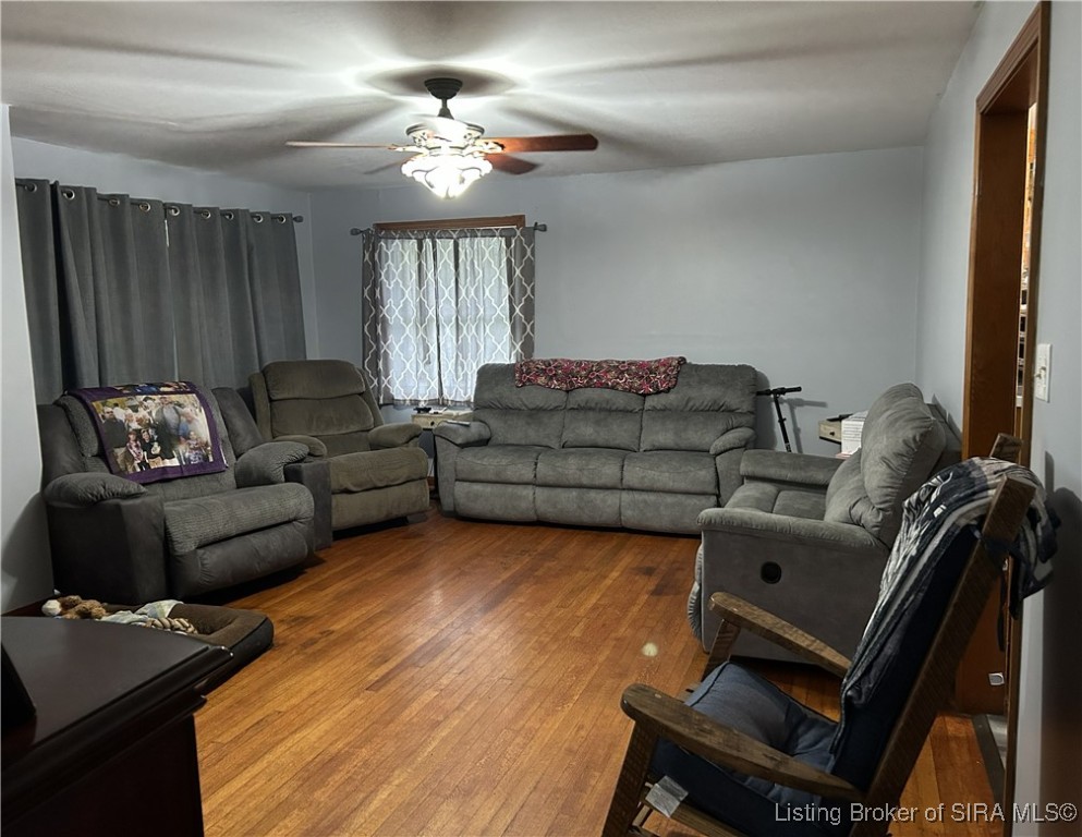 130 Jessup Lane Madison, IN 47250 - Photo 13 of 25 Living Room