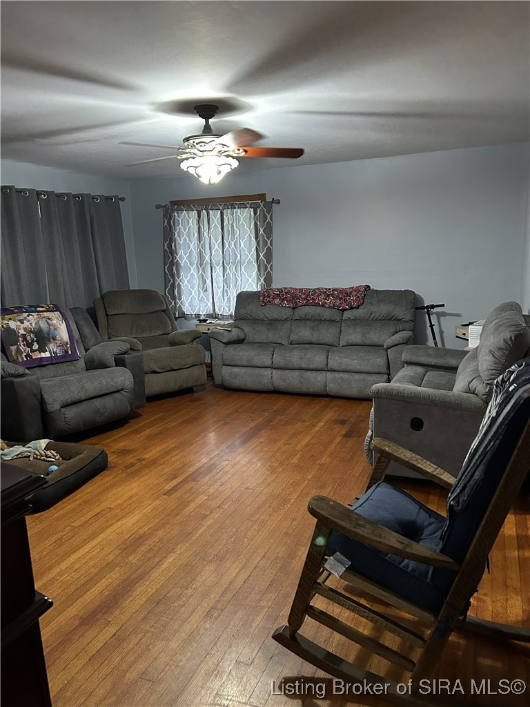 130 Jessup Lane Madison, IN 47250 - Photo 13 of 24 Living Room