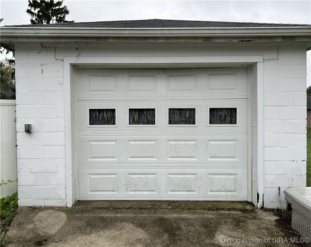 130 Jessup Lane Madison, IN 47250 - Photo 6 of 24 Detached Garage