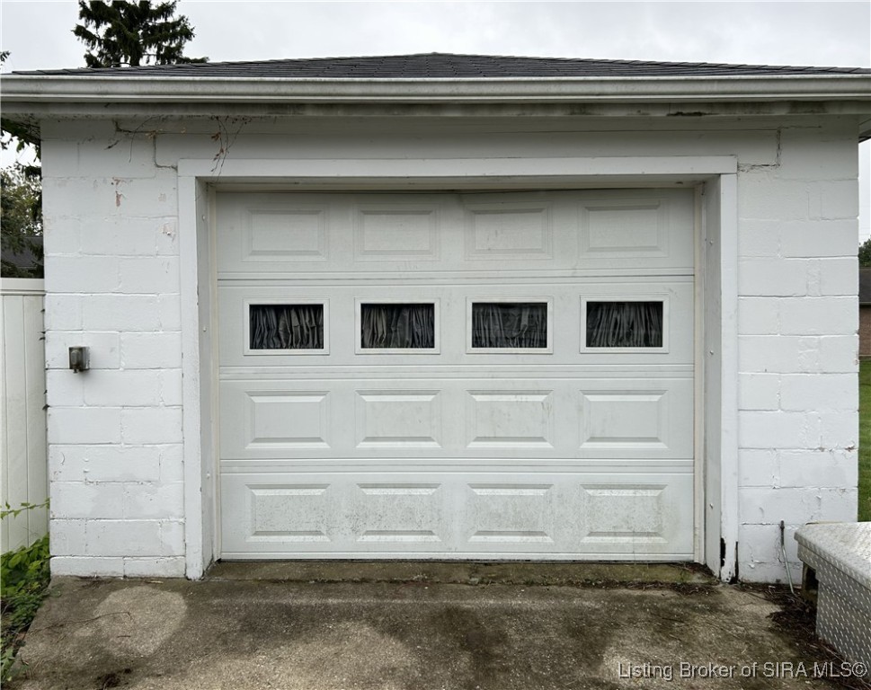 130 Jessup Lane Madison, IN 47250 - Photo 7 of 25 Detached Garage