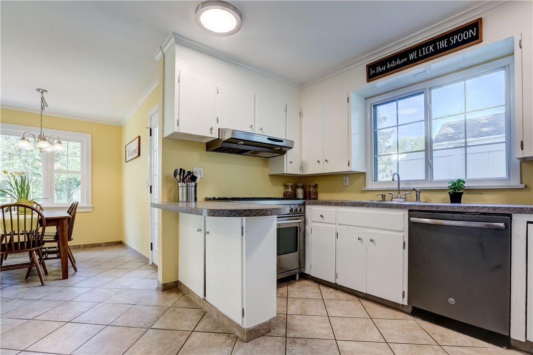 48 Monroe Street Mendon, NY 14472 - Photo 3 of 26