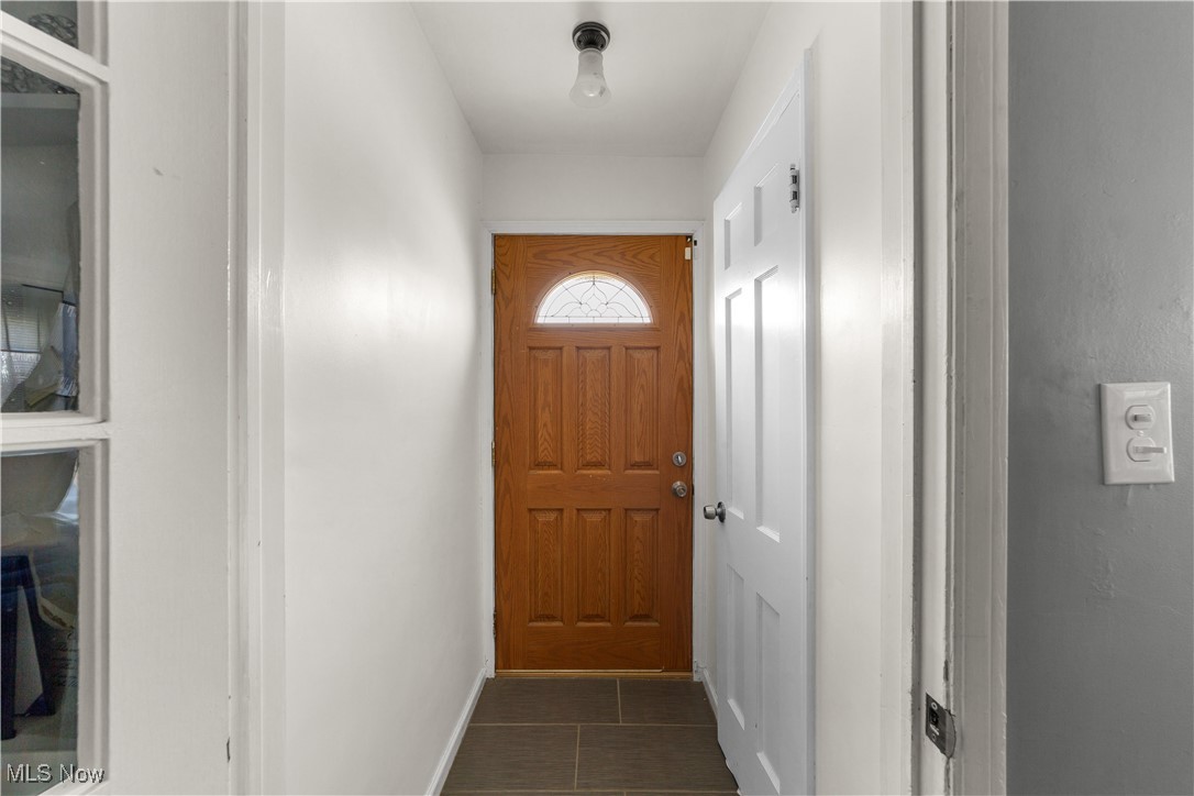 2247 South Taylor Road Cleveland, OH 44118 - Photo 2 of 29 Gallery Image 2