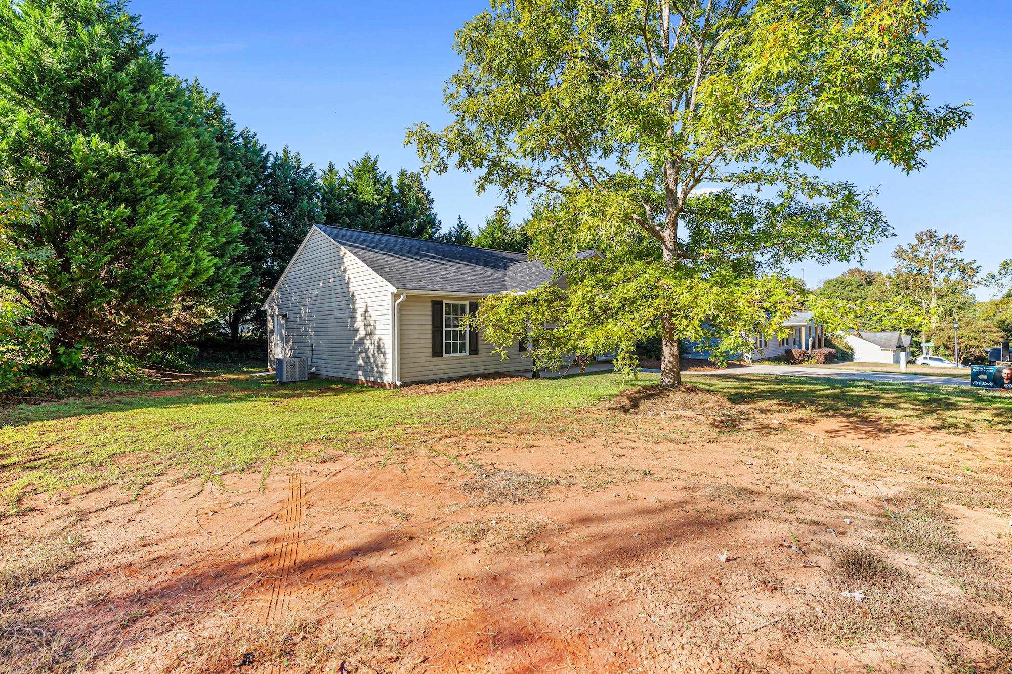 159 Falcon Ridge Drive Boiling Springs, SC 29316 - Photo 2 of 29 Gallery Image 2