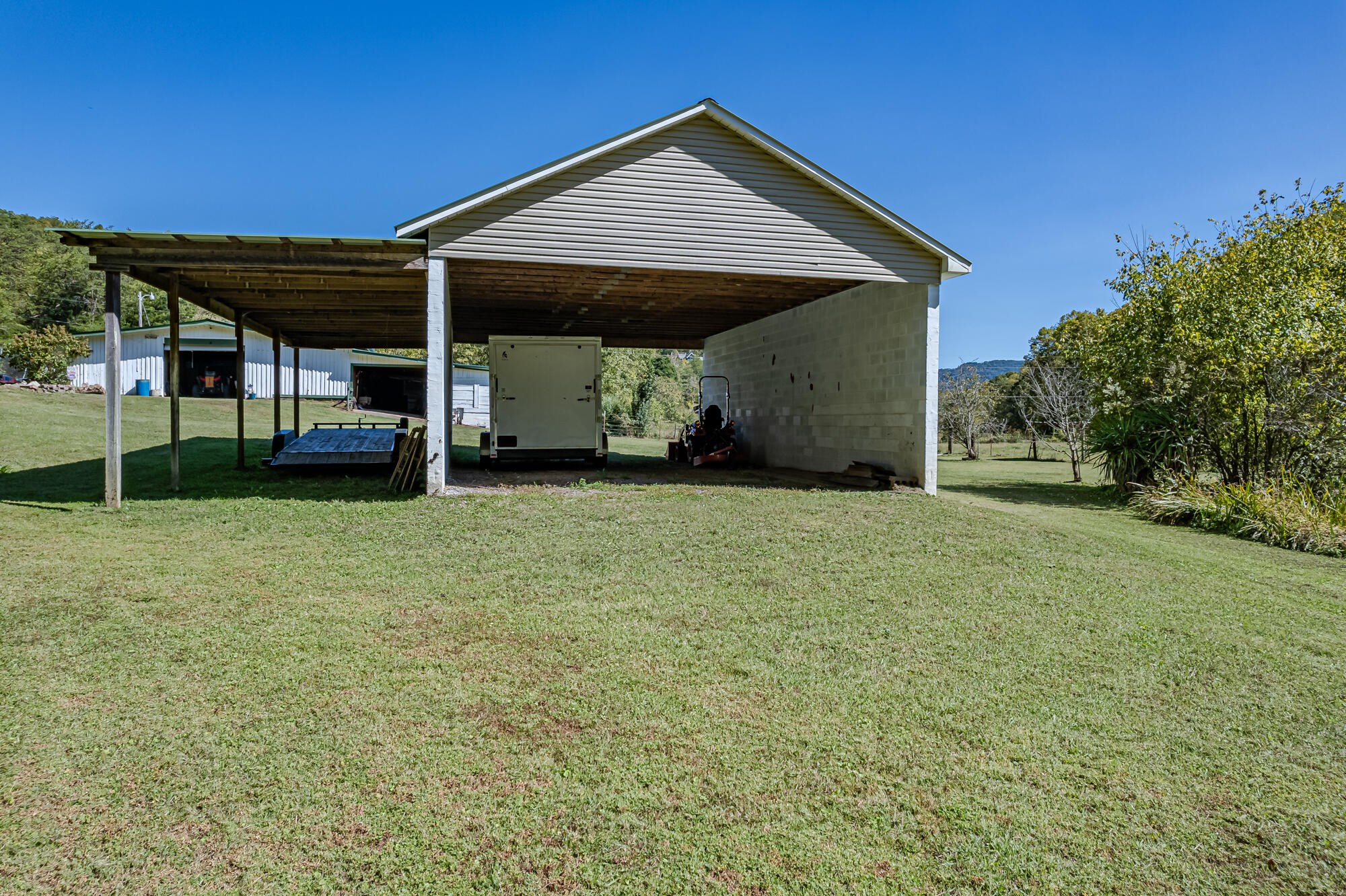 2443 Fairview Road Madisonville, TN 37354 - Photo 6 of 50 Gallery Image 6