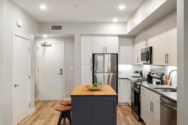 $357,400 | 260 Brooklyn Basin Way, Unit 536, Oakland, CA 94606