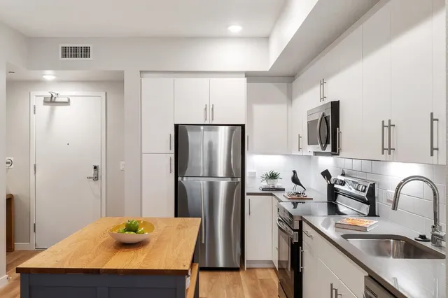 $357,400 | 260 Brooklyn Basin Way, Unit 536, Oakland, CA 94606