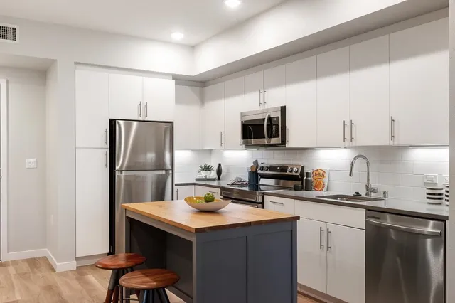 $357,400 | 260 Brooklyn Basin Way, Unit 536, Oakland, CA 94606