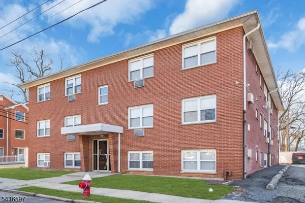 $270,000 | 100 Luttgen Place, Unit A2, Linden, NJ 07036