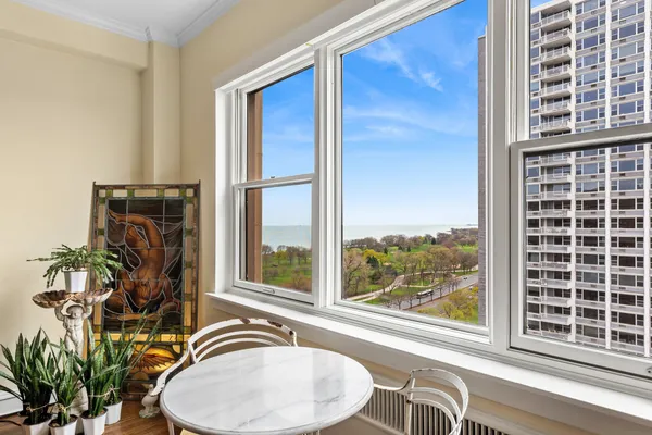 $425,000 | 4300 North Marine Drive, Unit 1601, Chicago, IL 60613