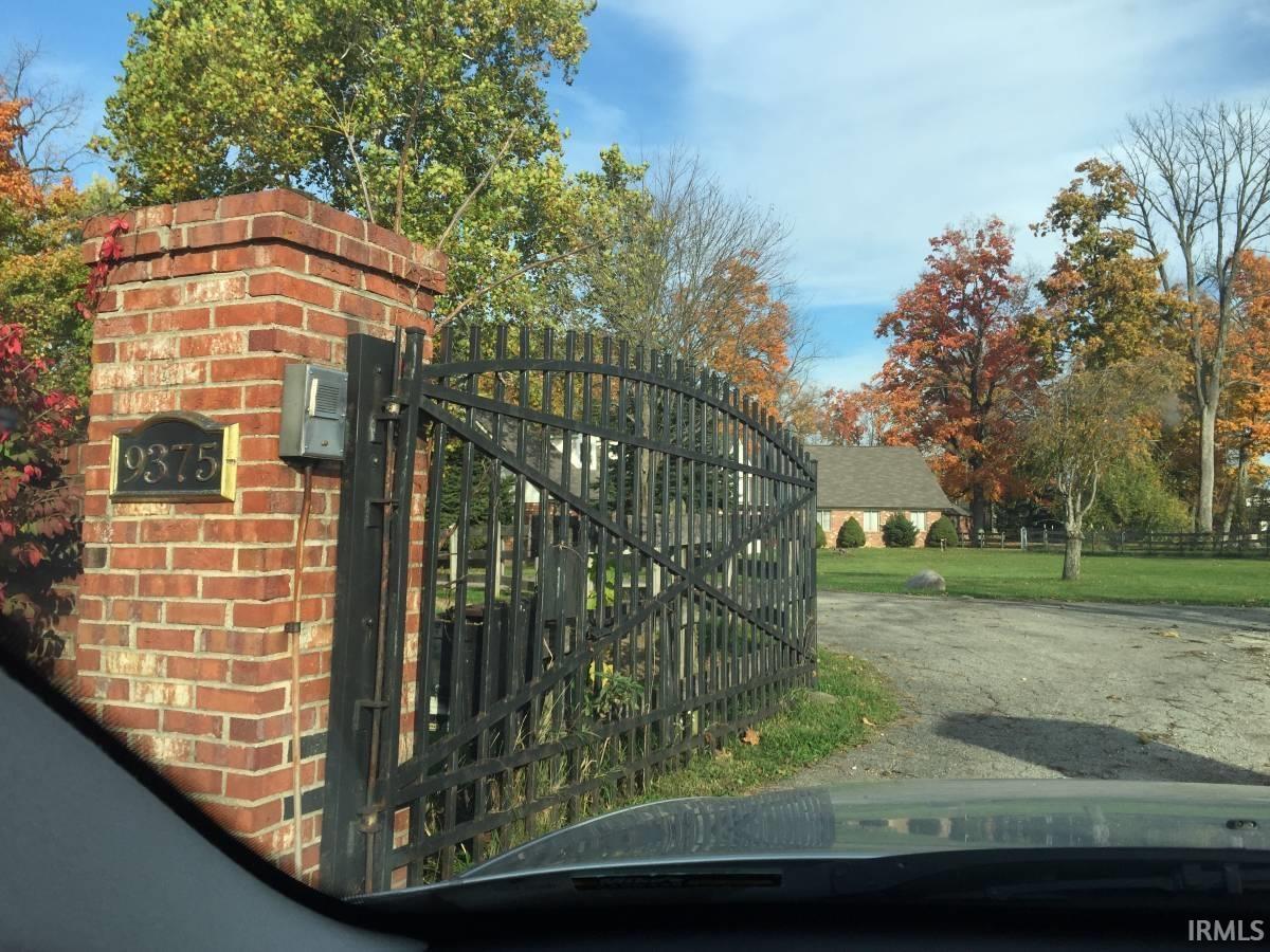 9375 Cooper Road Indianapolis, IN 46077 - Photo 2 of 10