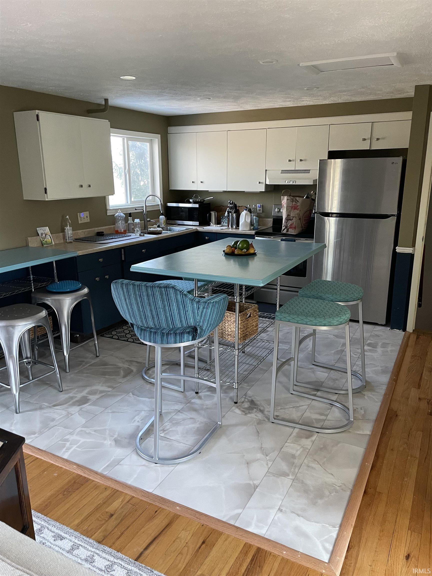 9375 Cooper Road Indianapolis, IN 46077 - Photo 8 of 10