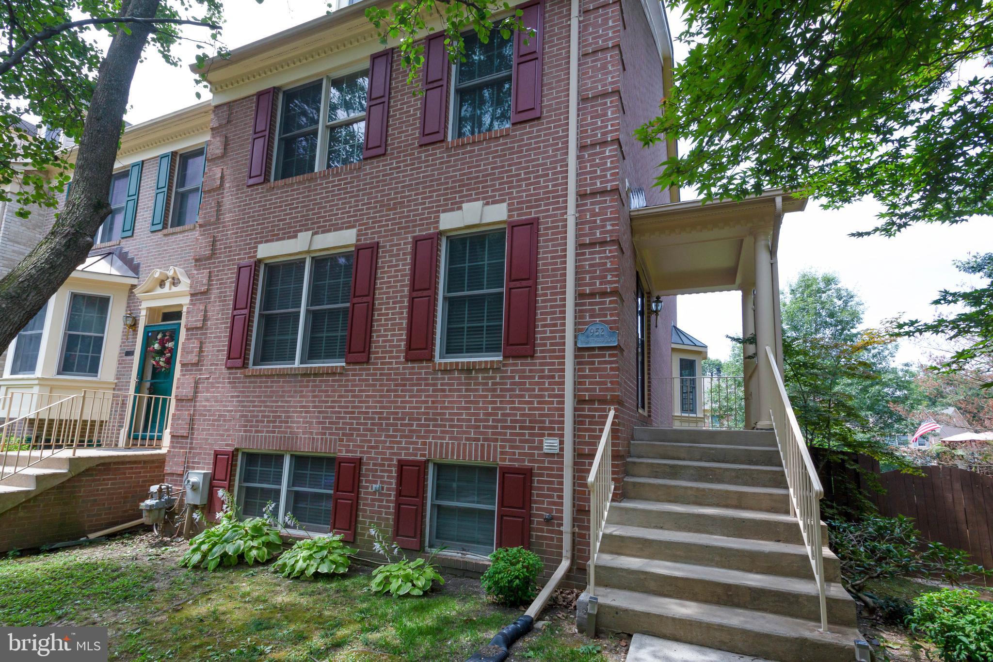 952 Walnut Wood Road Cockeysville, MD 21030 - Photo 2 of 39