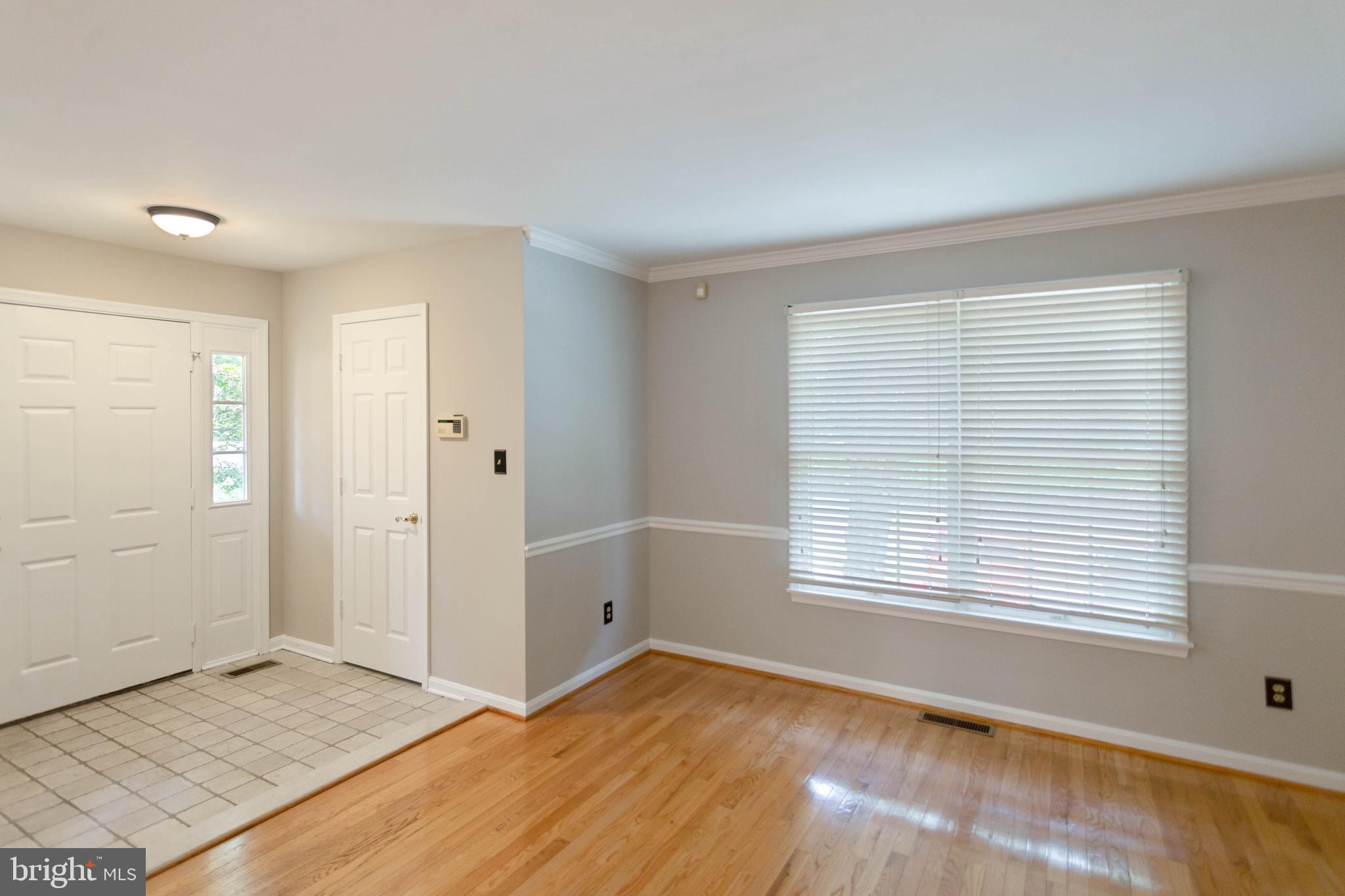 952 Walnut Wood Road Cockeysville, MD 21030 - Photo 4 of 39