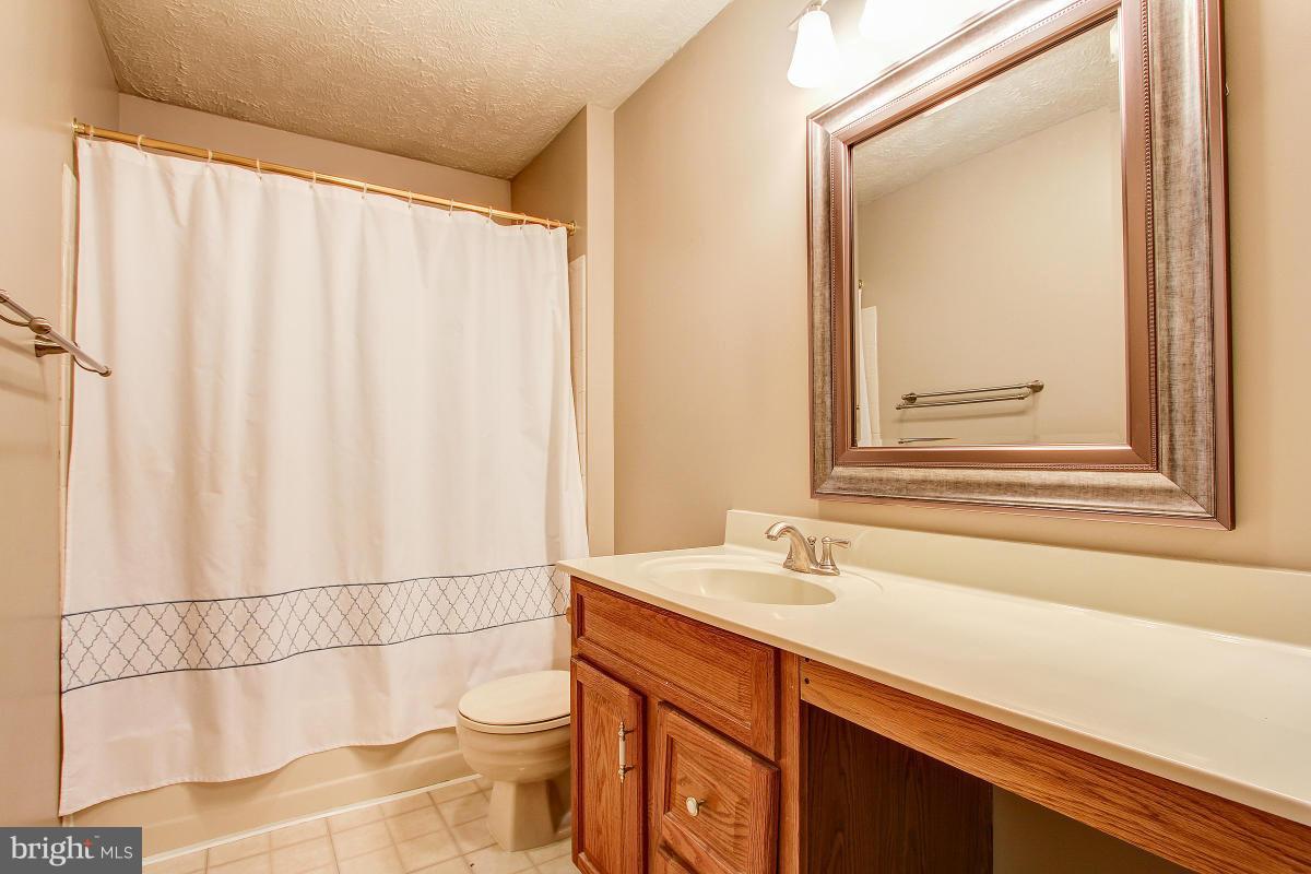 12501 Cross Country Lane Reston, VA 20191 - Photo 19 of 29 Bath