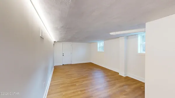 a view of empty room with window