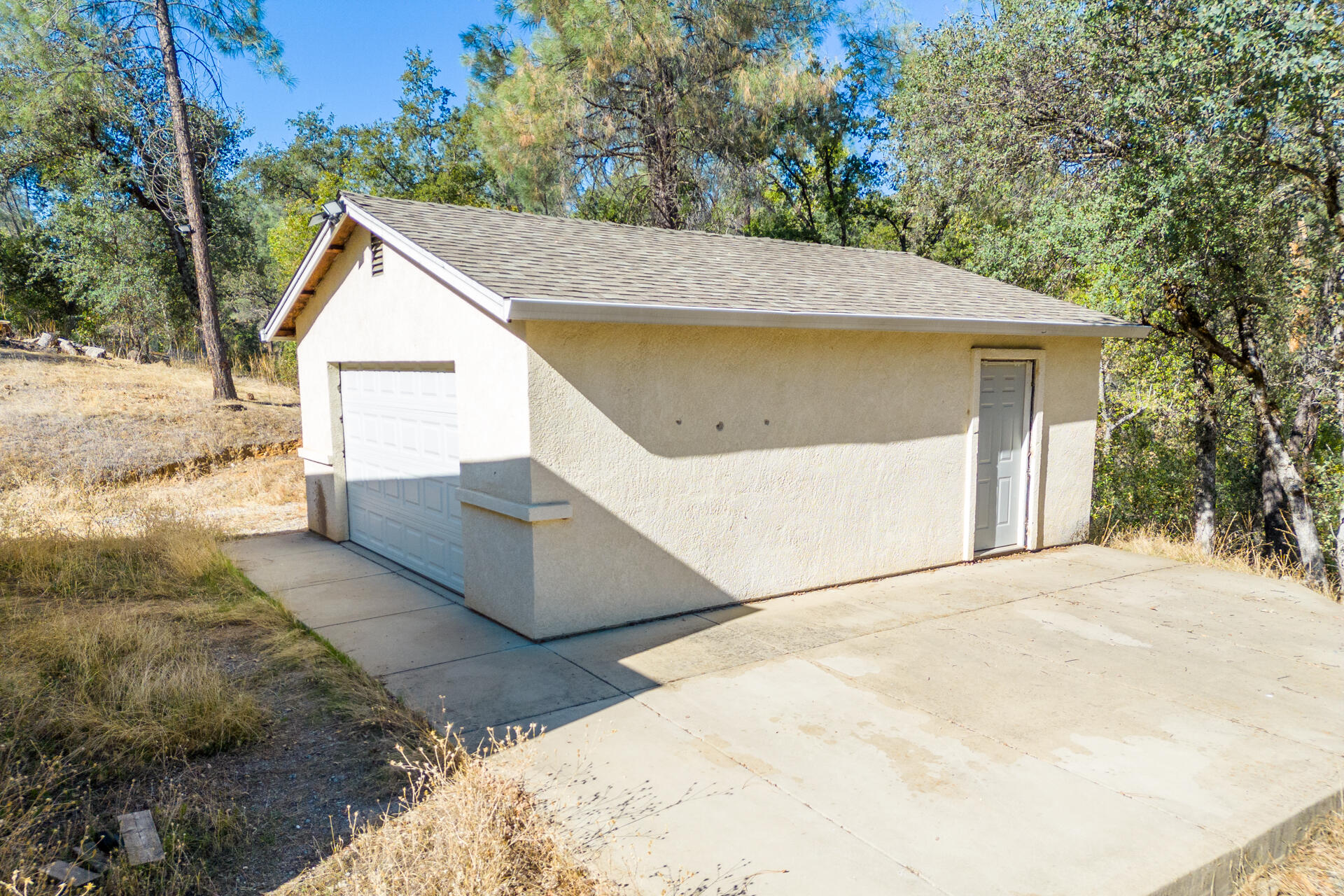 Richards Way Anderson, CA 96007 - Photo 3 of 34 a view of backyard of house