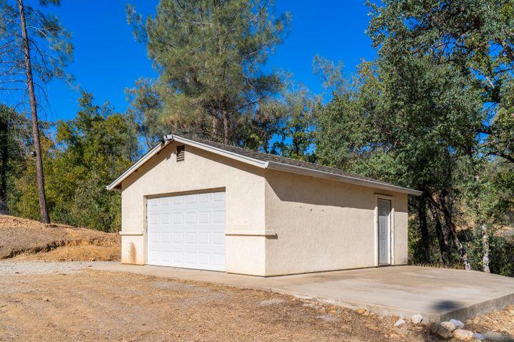 Richards Way Anderson, CA 96007 - Photo 5 of 34 a view of backyard of house