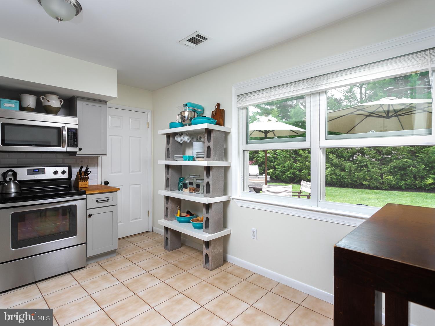 51 Country Lane Hamilton, NJ 08690 - Photo 13 of 41