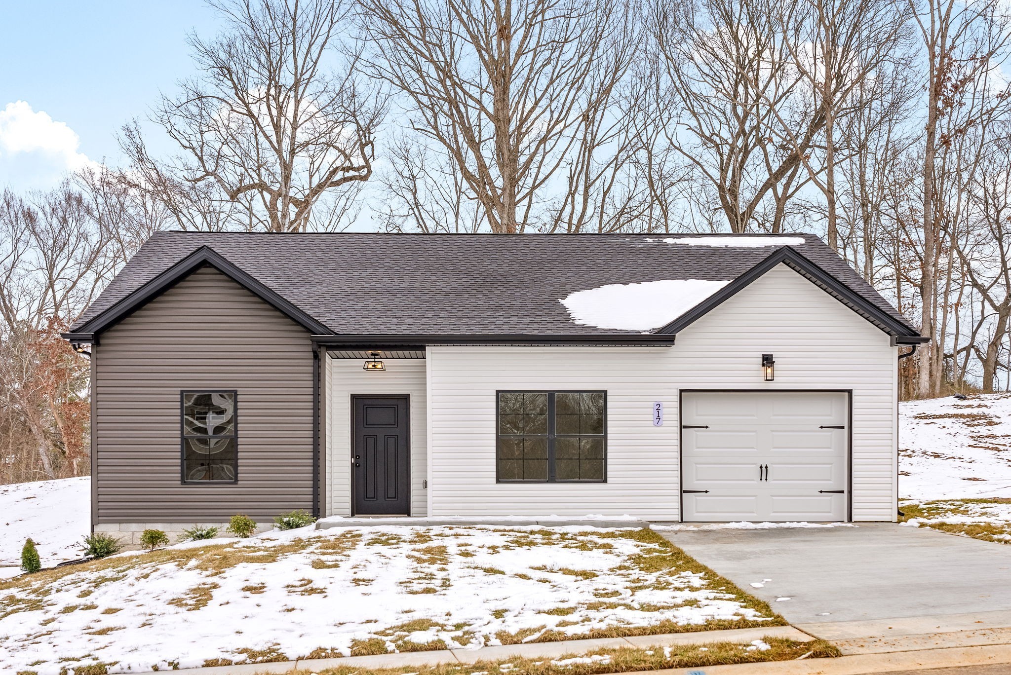 217 Wayne Hall Road Clarksville, TN 37040 - Photo 2 of 36 a front view of a house