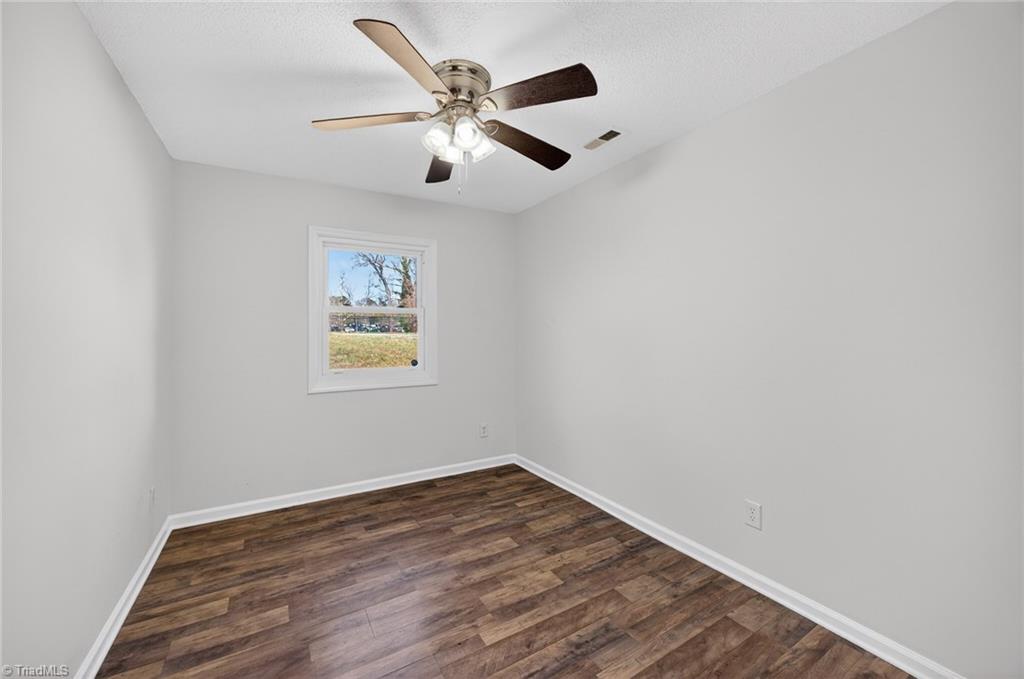 1308 Boundary Avenue High Point, NC 27260 - Photo 11 of 24