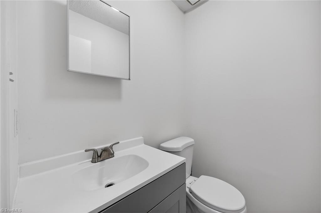 1308 Boundary Avenue High Point, NC 27260 - Photo 18 of 24