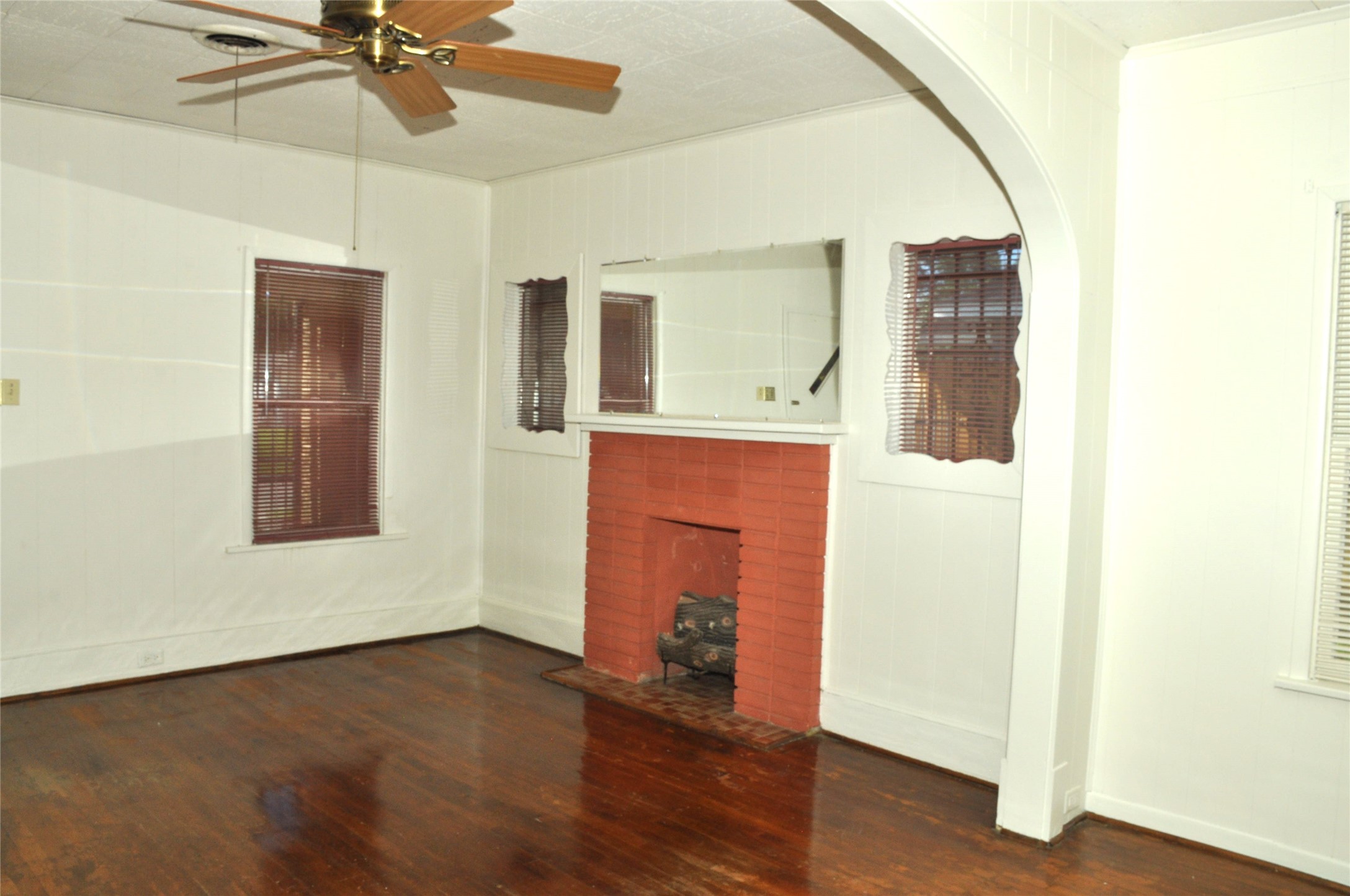 1939 Alta Vista Street Houston, TX 77023 - Photo 2 of 22