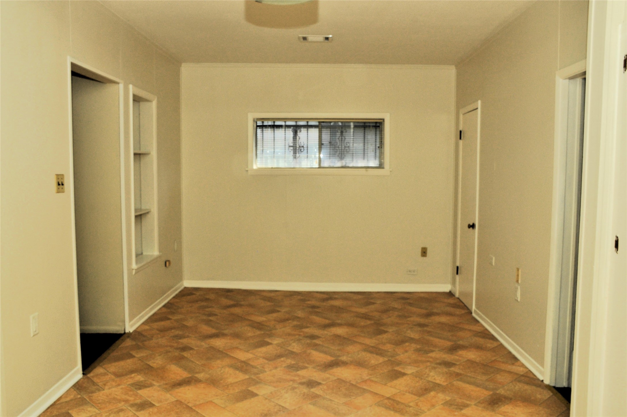 1939 Alta Vista Street Houston, TX 77023 - Photo 5 of 22