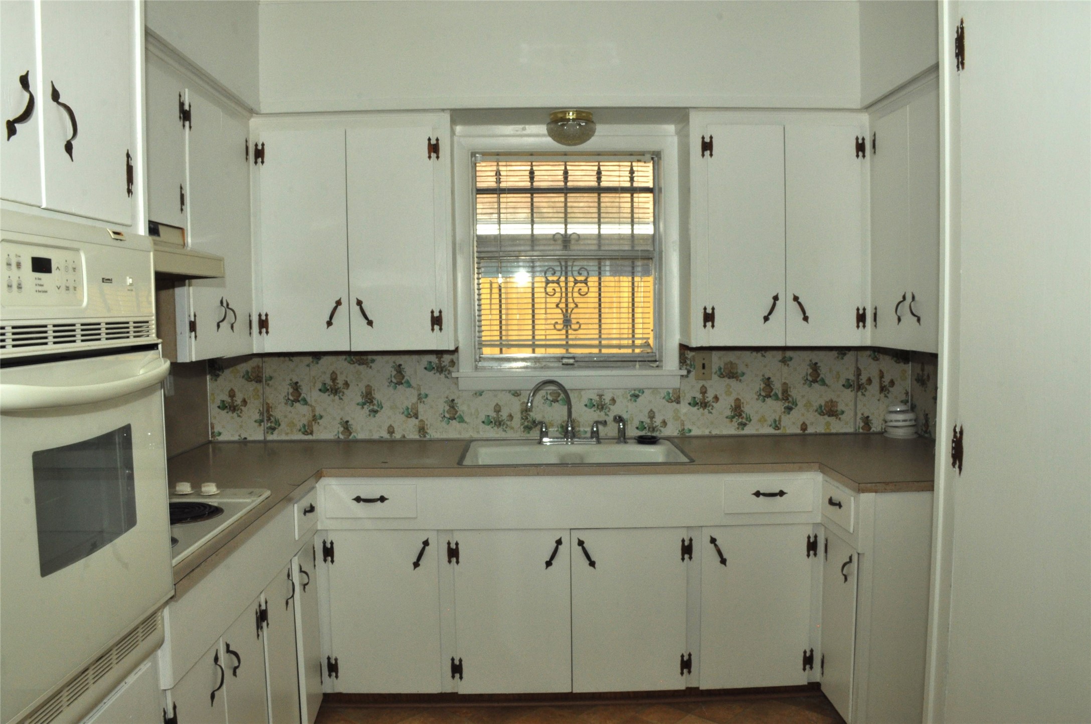 1939 Alta Vista Street Houston, TX 77023 - Photo 7 of 22