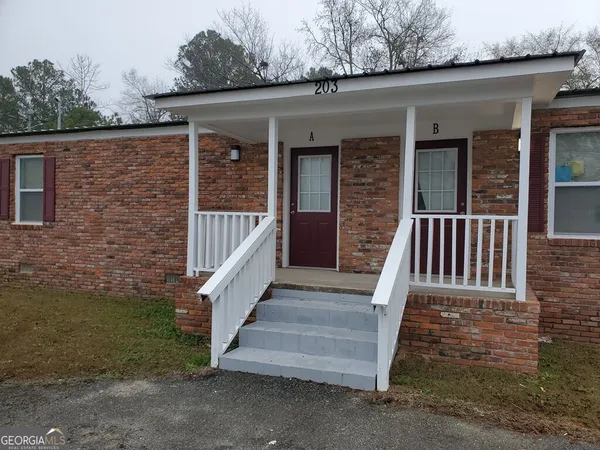 $975 | 201 Enterprise Street, Unit B, Dublin, GA 31021
