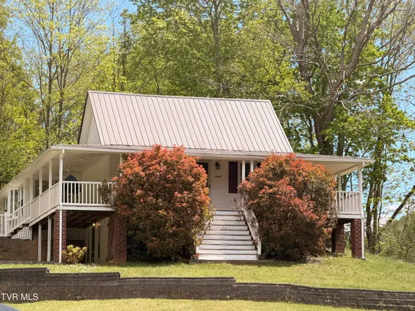 $179,000 | 7727 Swords Creek Road, Swords Creek, VA 24649